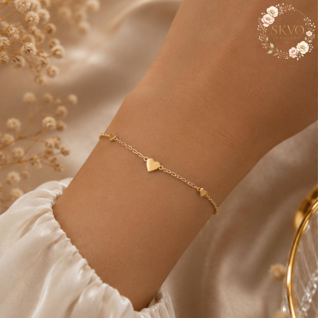 Gold Heart Charm Bracelet, Dainty Gold Jewelry, Adjustable Chain, Gift for Her, Romantic Pendant, Minimalist Jewelry, Everyday Accessory