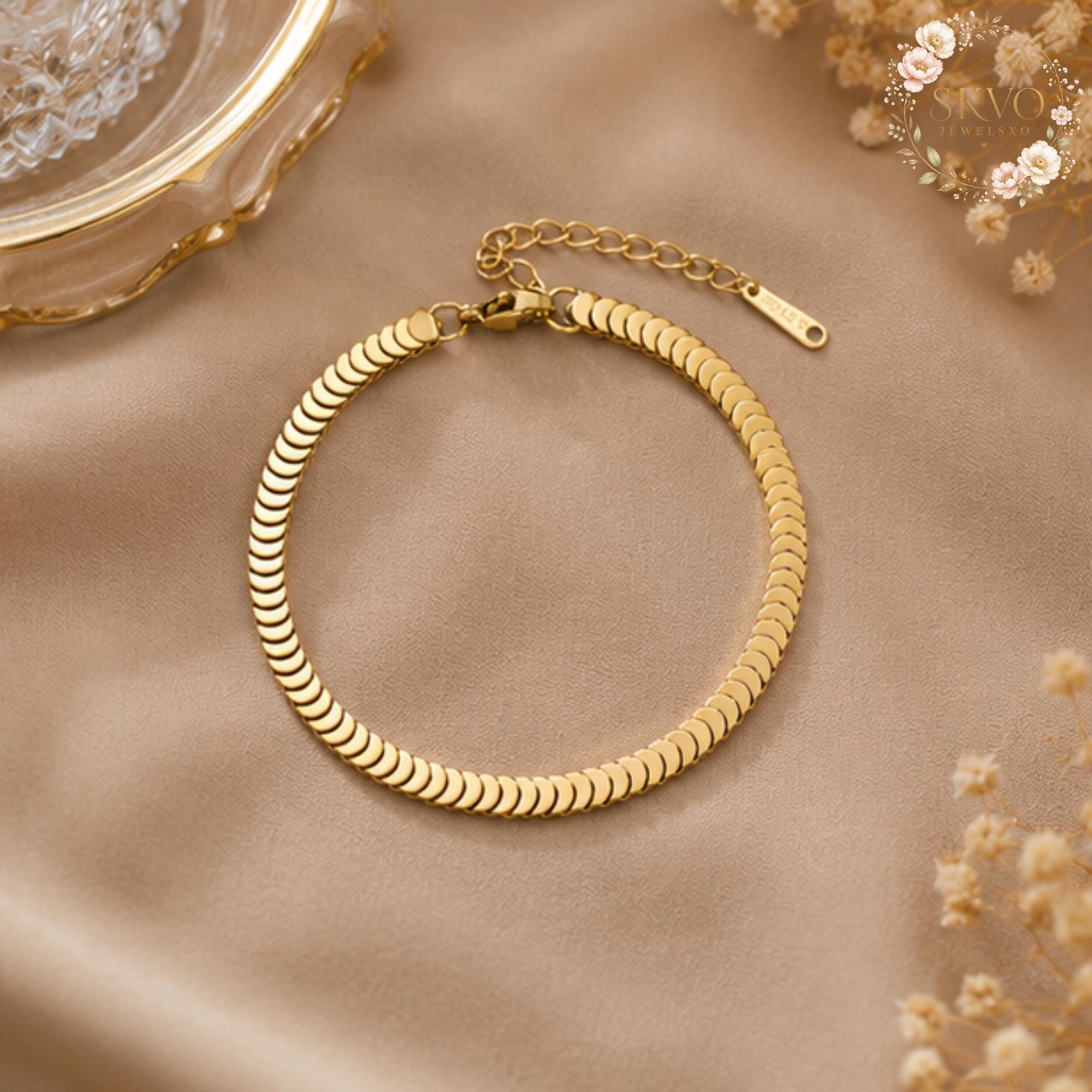 Gold Chain Bracelet, Minimalist Jewelry for Women, Elegant Gift for Her, Fine Gold Tone Accessory, Boho Style, Casual or Formal Wear