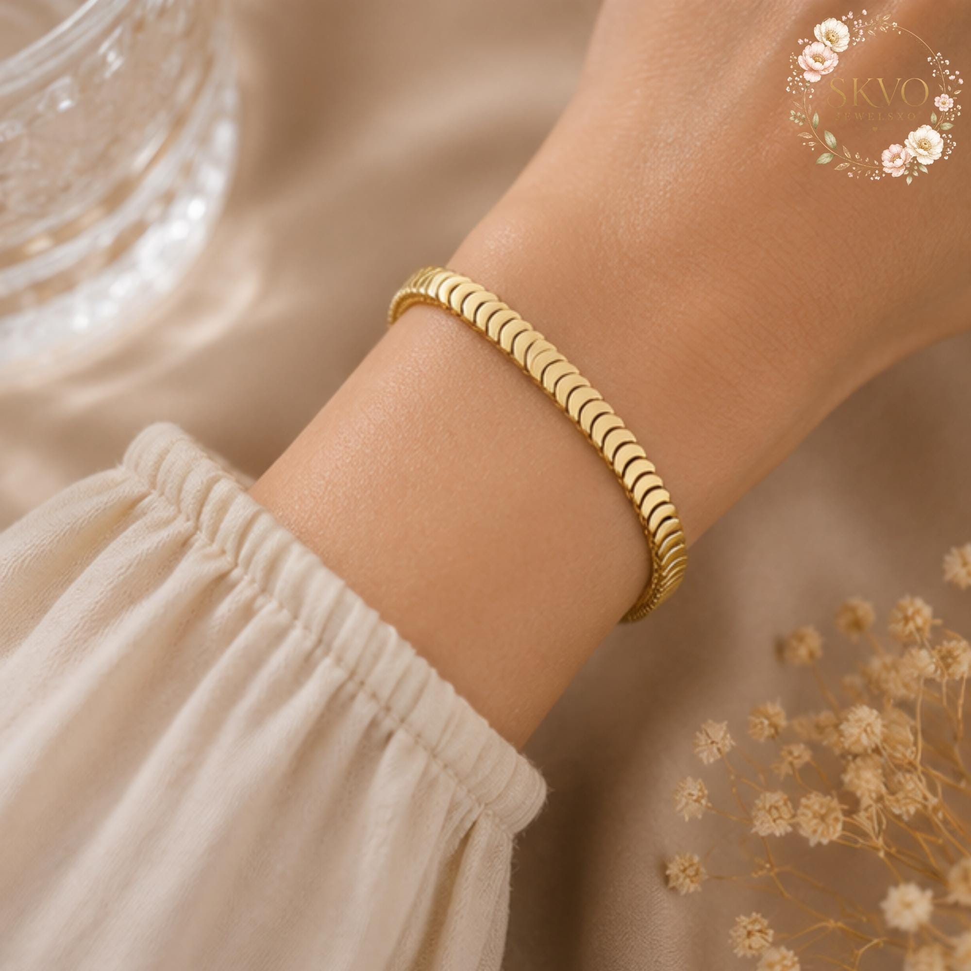 Gold Chain Bracelet, Minimalist Jewelry for Women, Elegant Gift for Her, Fine Gold Tone Accessory, Boho Style, Casual or Formal Wear