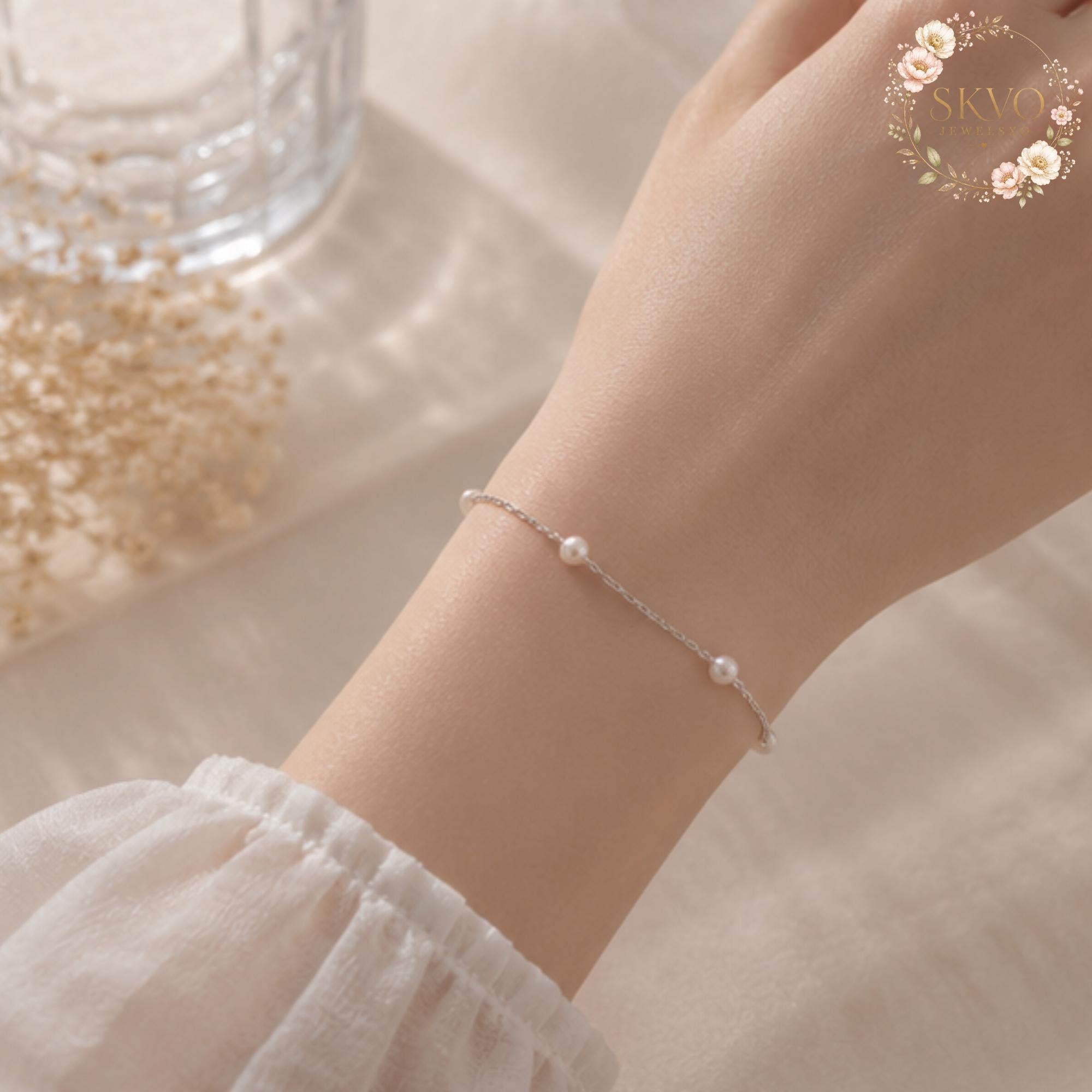 Pearl Charm Chain Bracelet, Elegant Fine Jewelry, Bridal or Everyday Accessory, Gift for Her, Minimalist Style, Women's Wrist Jewelry