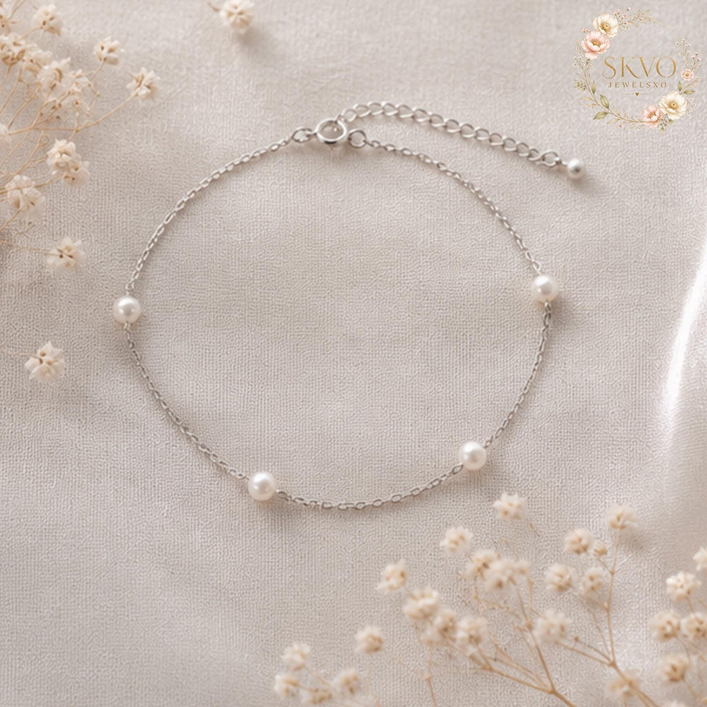 Pearl Charm Chain Bracelet, Elegant Fine Jewelry, Bridal or Everyday Accessory, Gift for Her, Minimalist Style, Women's Wrist Jewelry