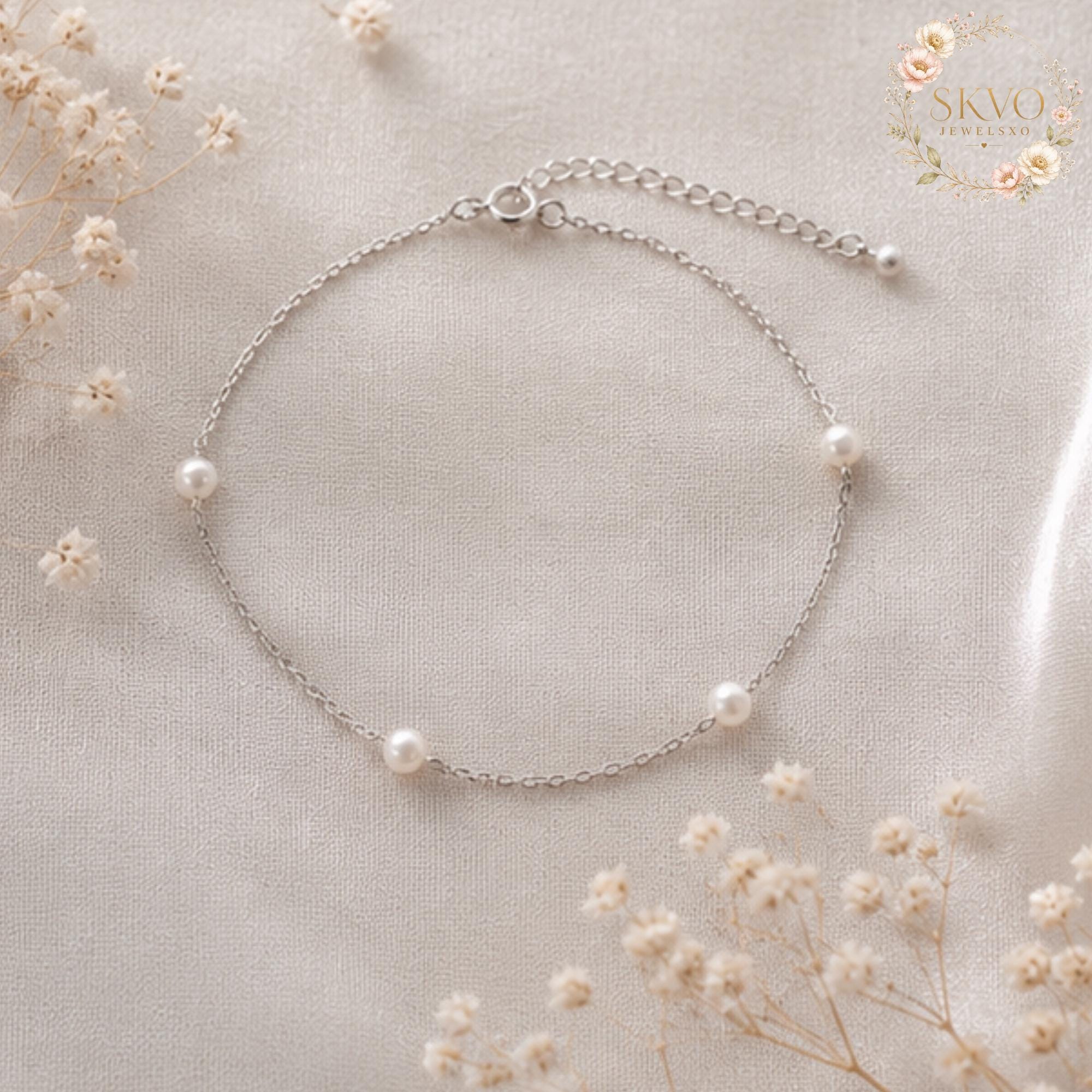 Pearl Charm Chain Bracelet, Elegant Fine Jewelry, Bridal or Everyday Accessory, Gift for Her, Minimalist Style, Women's Wrist Jewelry