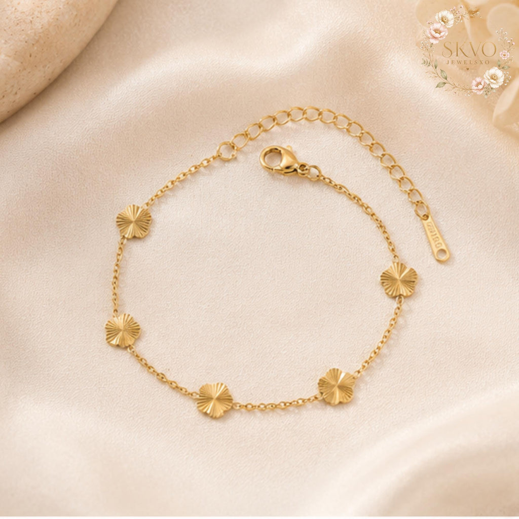 Gold Lucky Clover Charm Anklet, Boho Jewelry, Adjustable Chain Anklet for Women, Summer Accessory, Gift for Her