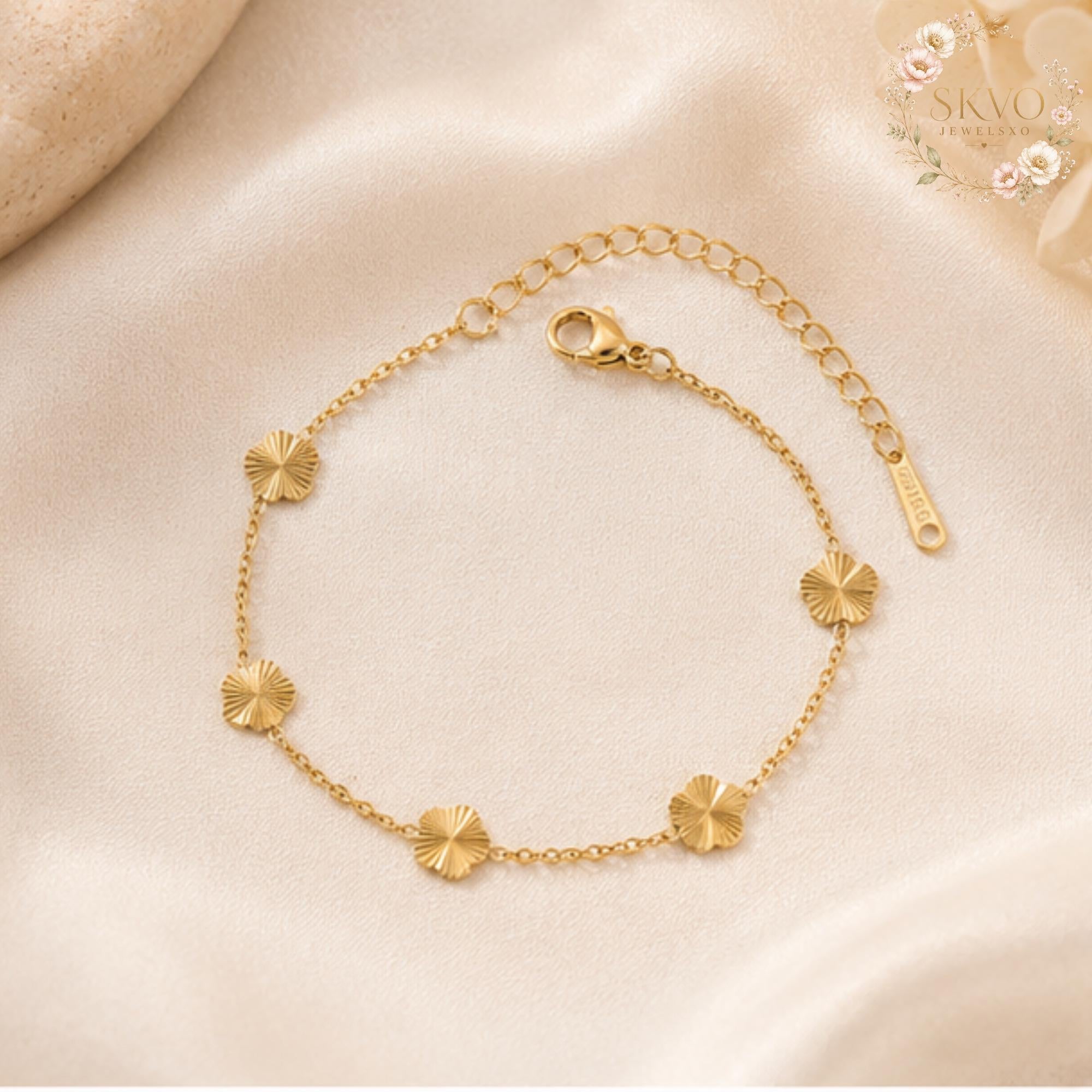 Gold Lucky Clover Charm Anklet, Boho Jewelry, Adjustable Chain Anklet for Women, Summer Accessory, Gift for Her