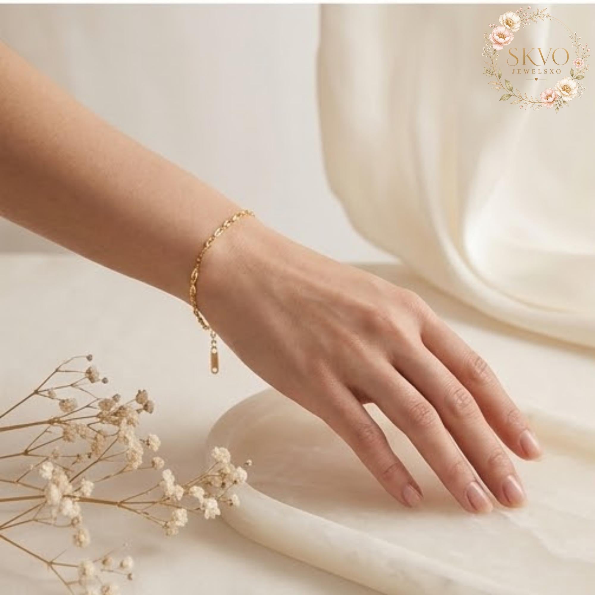 Gold Chain Bracelet, Dainty Jewelry for Women, Minimalist Gold Accessory, Elegant Gift for Her, Fine Jewelry for Everyday Wear