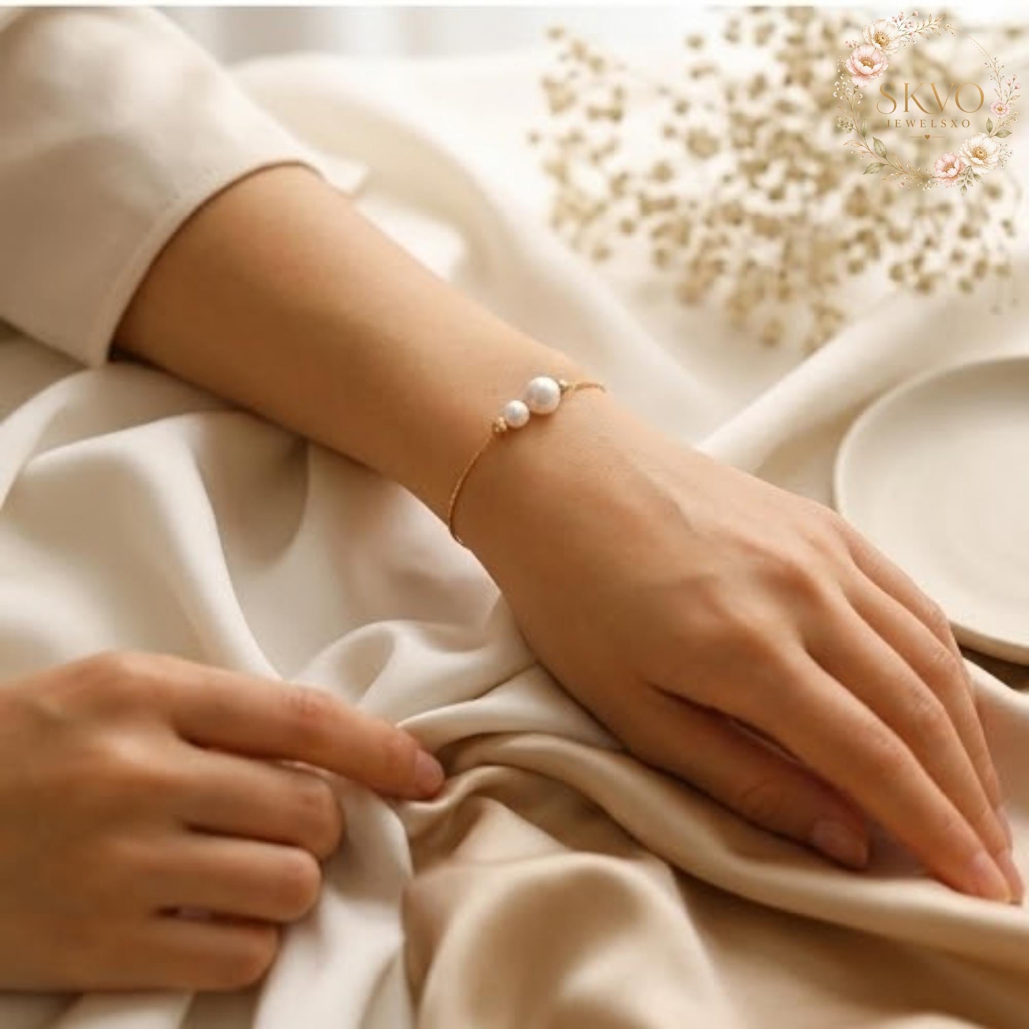 Pearl and Gold Chain Bracelet, Elegant Minimalist Jewelry, Dainty Wedding or Anniversary Gift for Her, Fine Jewelry, Bridal Accessory