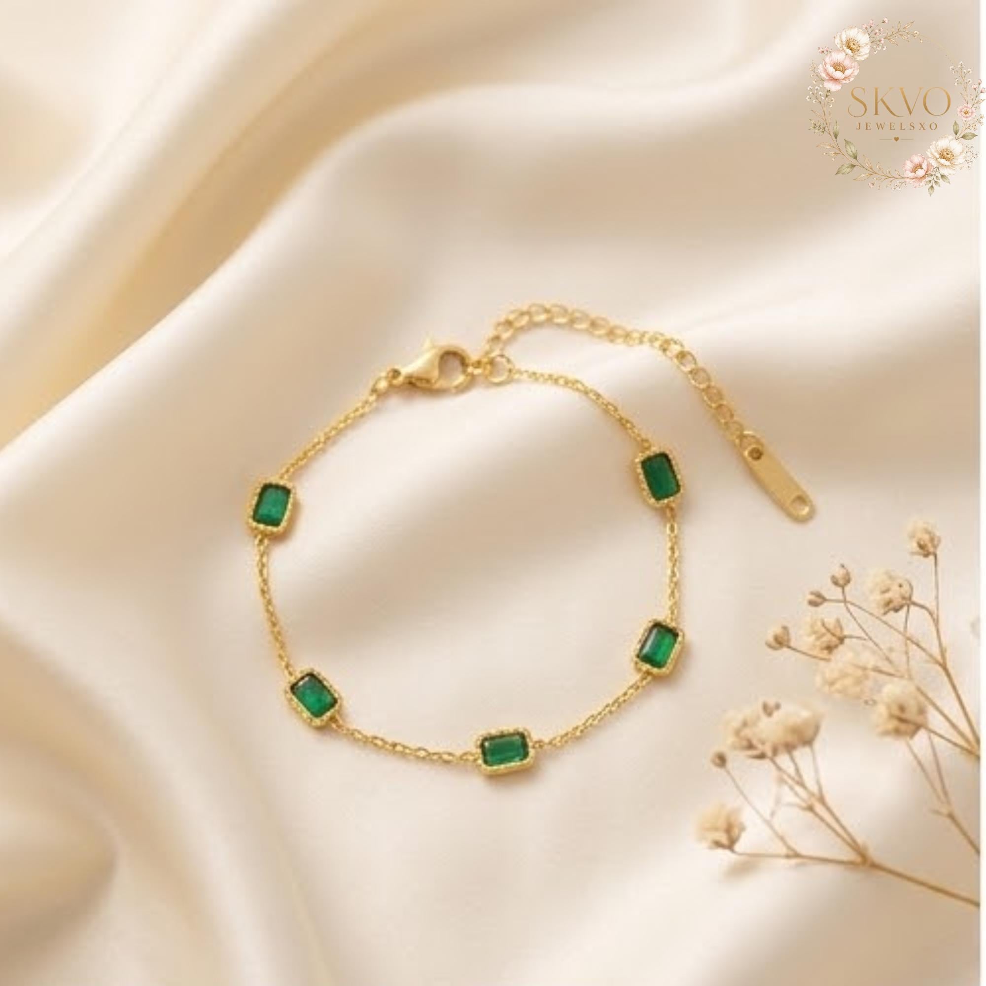 Gold Bracelet with Emerald Stones, Delicate Gold Bracelet, Adjustable Summer Jewelry, Gift for Her, Minimalist Gold Bracelet