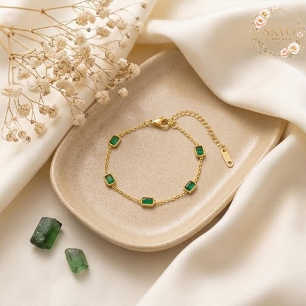 Gold Bracelet with Emerald Stones, Delicate Gold Bracelet, Adjustable Summer Jewelry, Gift for Her, Minimalist Gold Bracelet