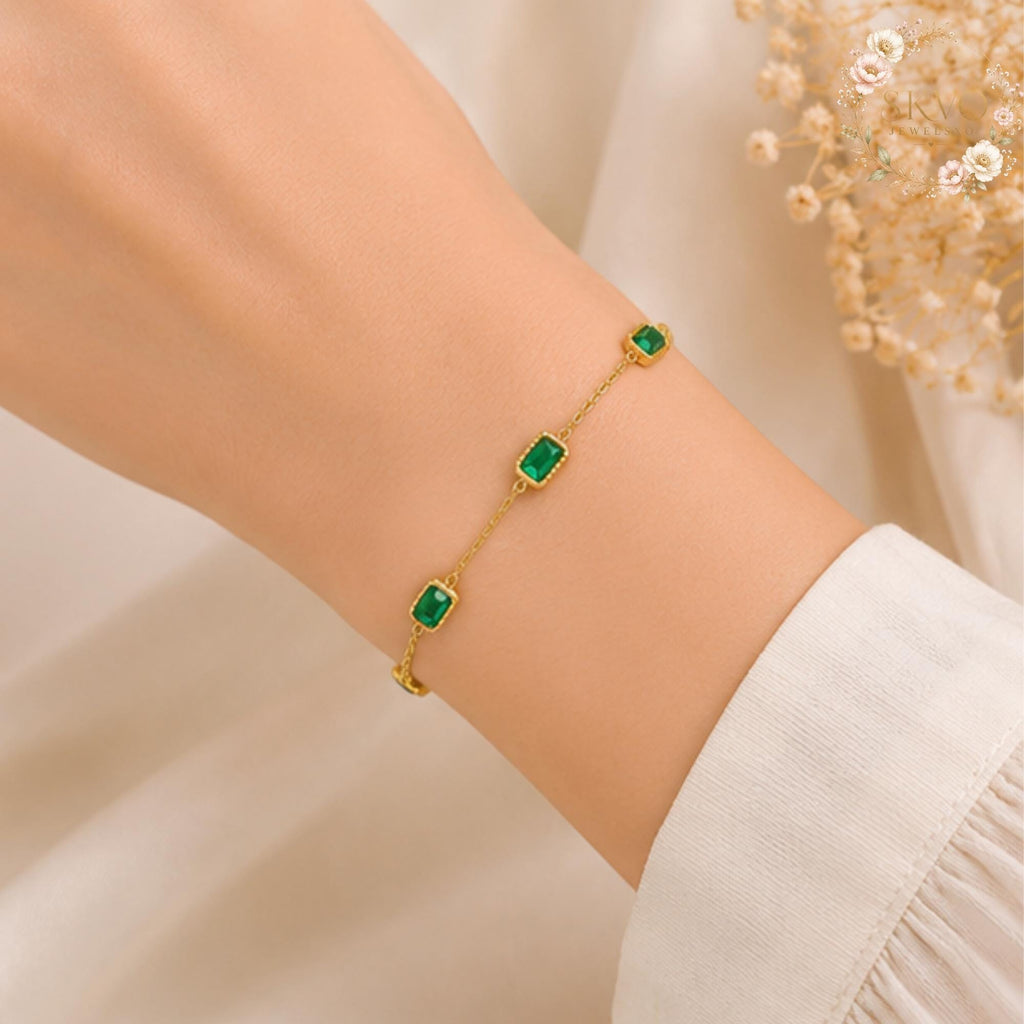 Gold Bracelet with Emerald Stones, Delicate Gold Bracelet, Adjustable Summer Jewelry, Gift for Her, Minimalist Gold Bracelet