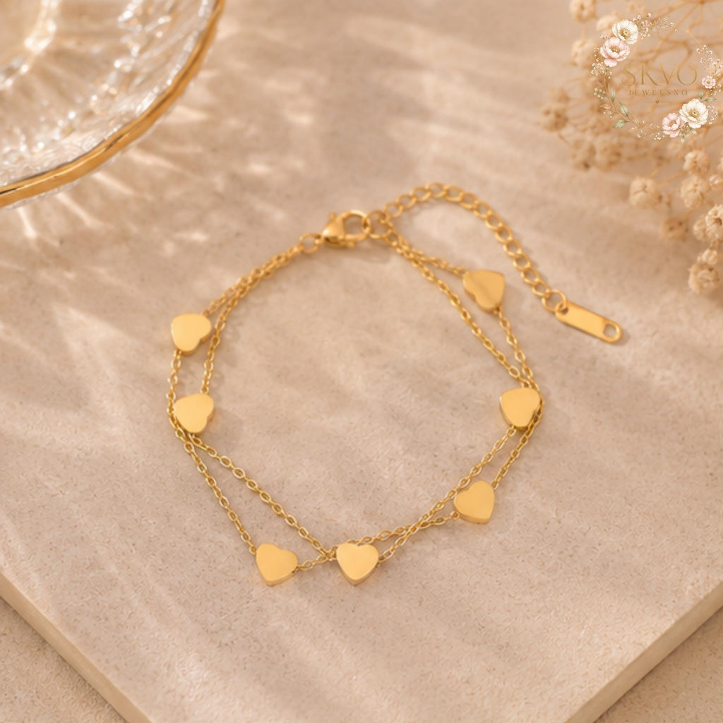 Gold Heart Charm Bracelet, Dainty Gold Jewelry, Adjustable Chain, Gift for Her, Romantic Pendant, Minimalist Jewelry, Everyday Accessory