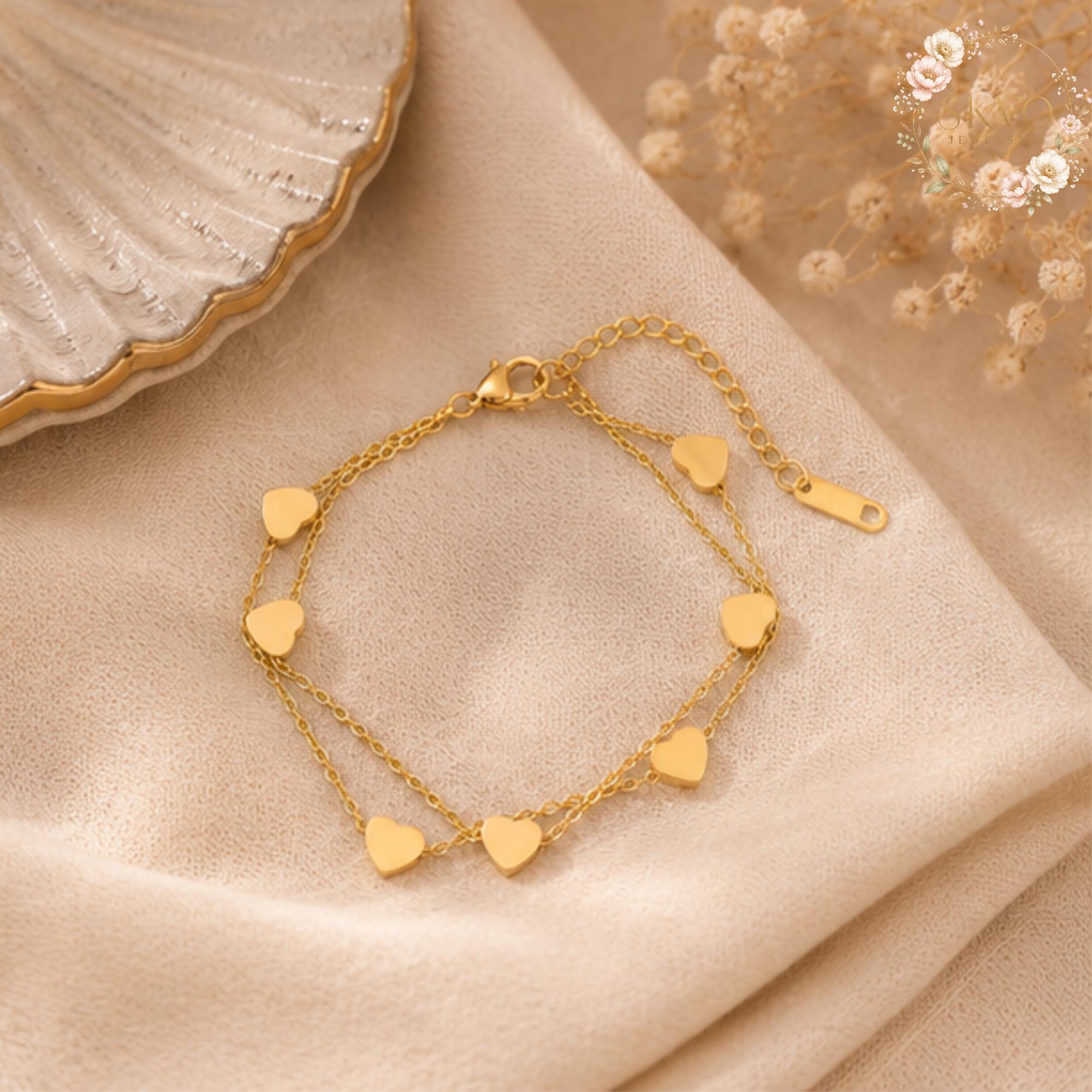 Gold Heart Charm Bracelet, Dainty Gold Jewelry, Adjustable Chain, Gift for Her, Romantic Pendant, Minimalist Jewelry, Everyday Accessory