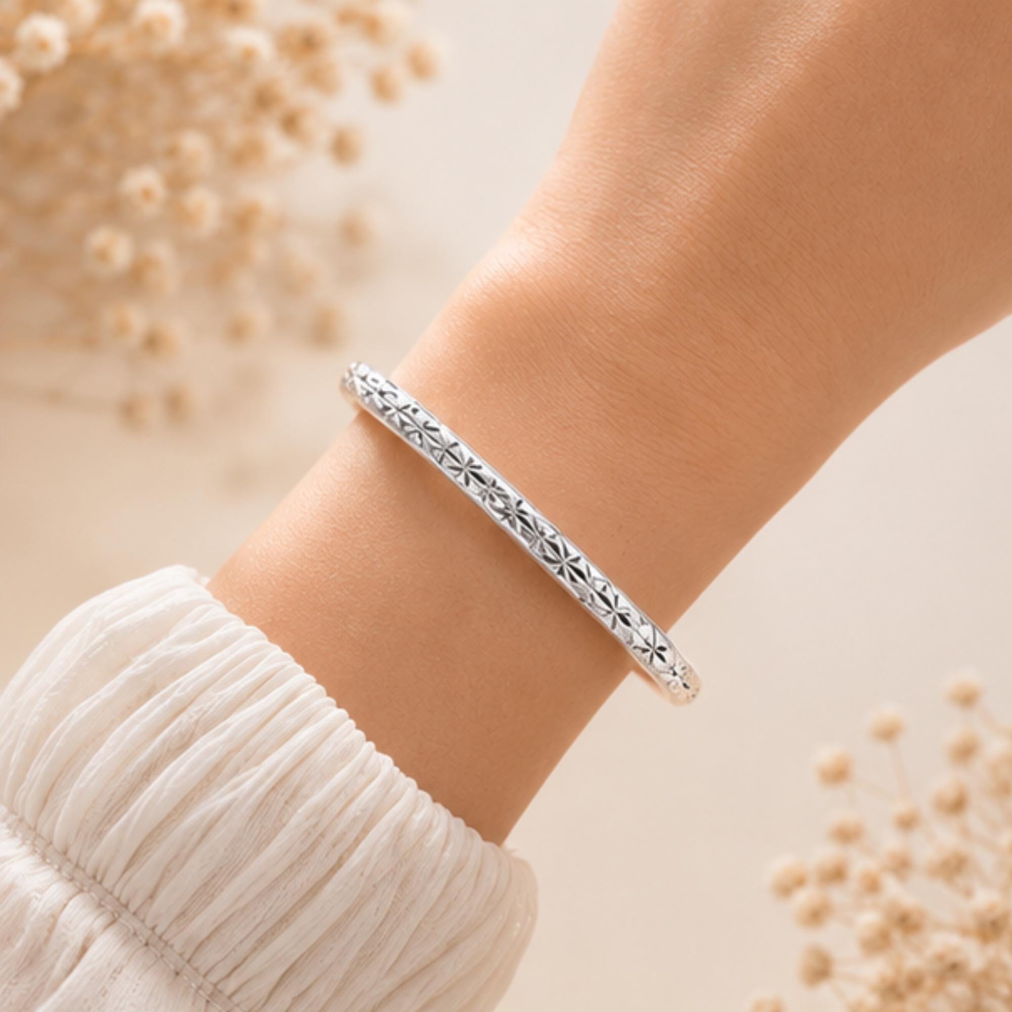 Sterling Silver Cuff Bangle, Minimalist Jewelry, Elegant Gift for Women, Boho Style, Handmade Silver Accessory, Gift for Her
