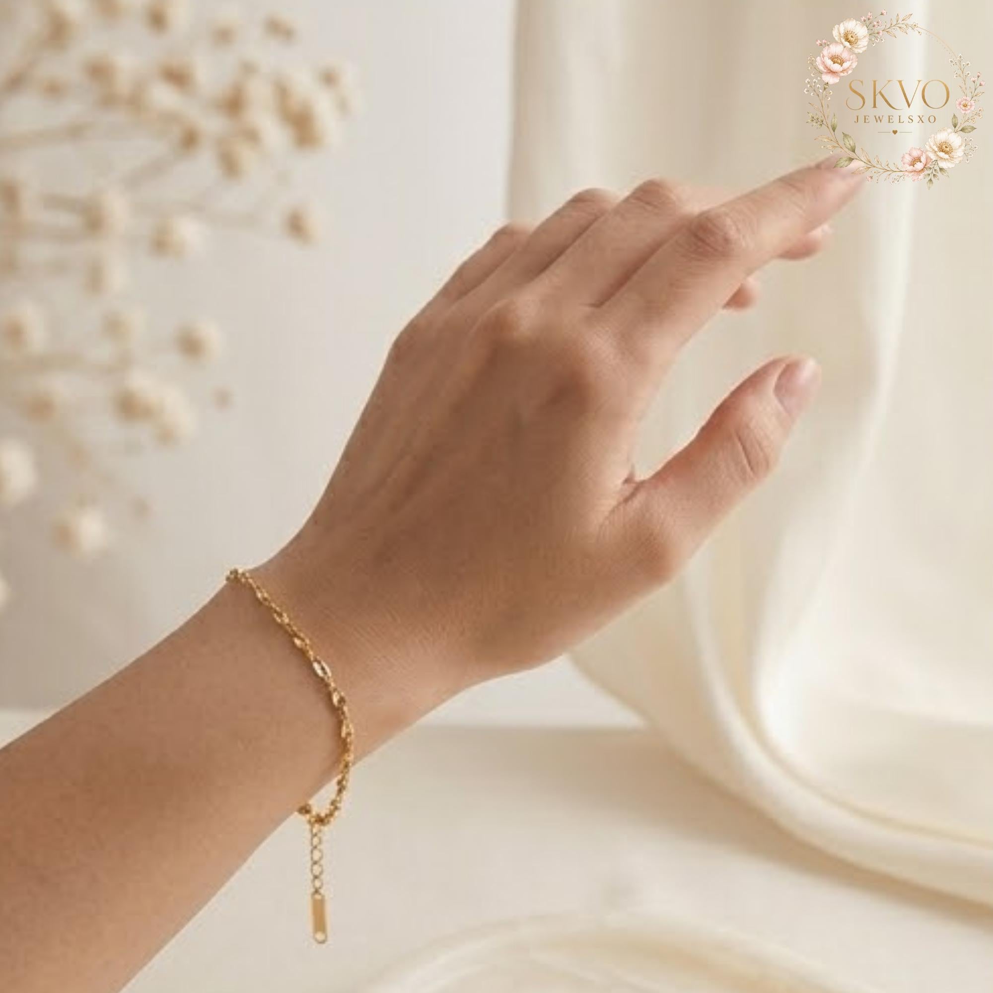 Gold Chain Bracelet, Dainty Jewelry for Women, Minimalist Gold Accessory, Elegant Gift for Her, Fine Jewelry for Everyday Wear