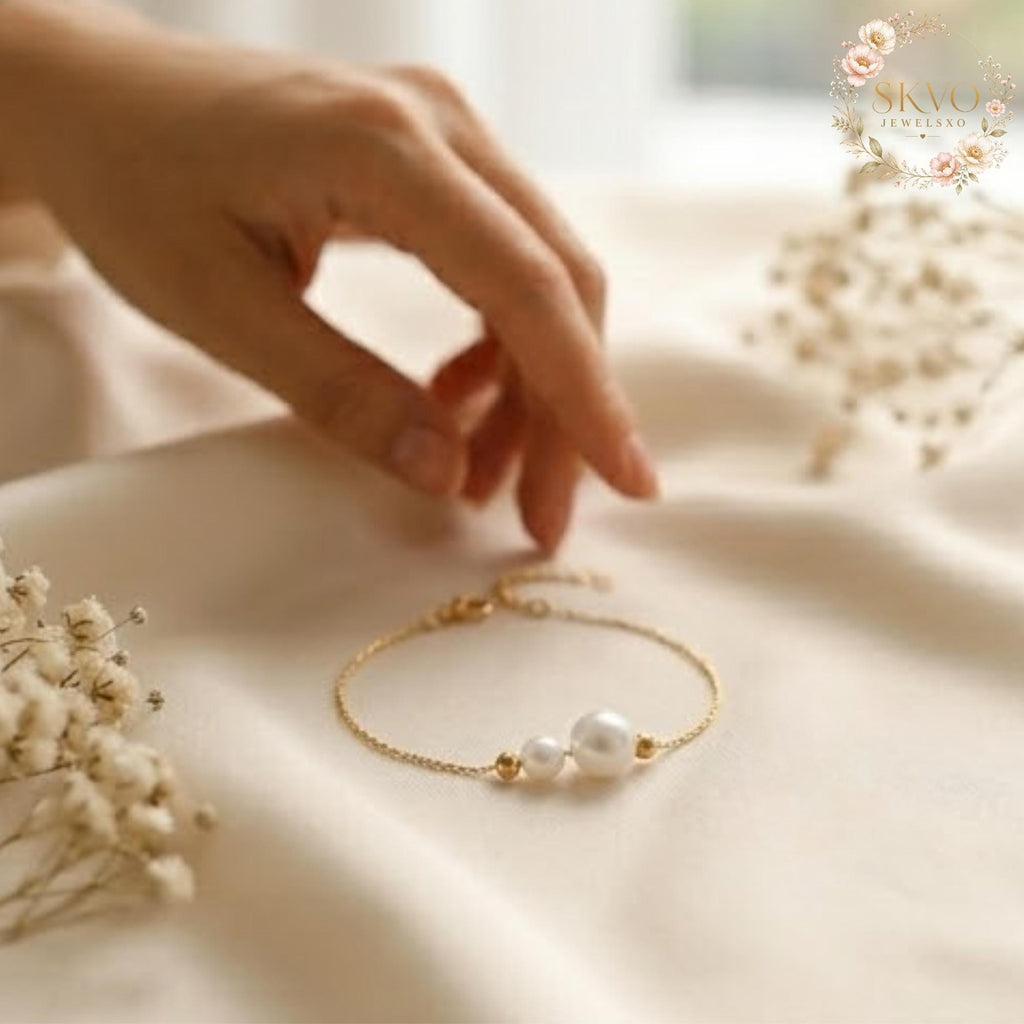 Pearl and Gold Chain Bracelet, Elegant Minimalist Jewelry, Dainty Wedding or Anniversary Gift for Her, Fine Jewelry, Bridal Accessory