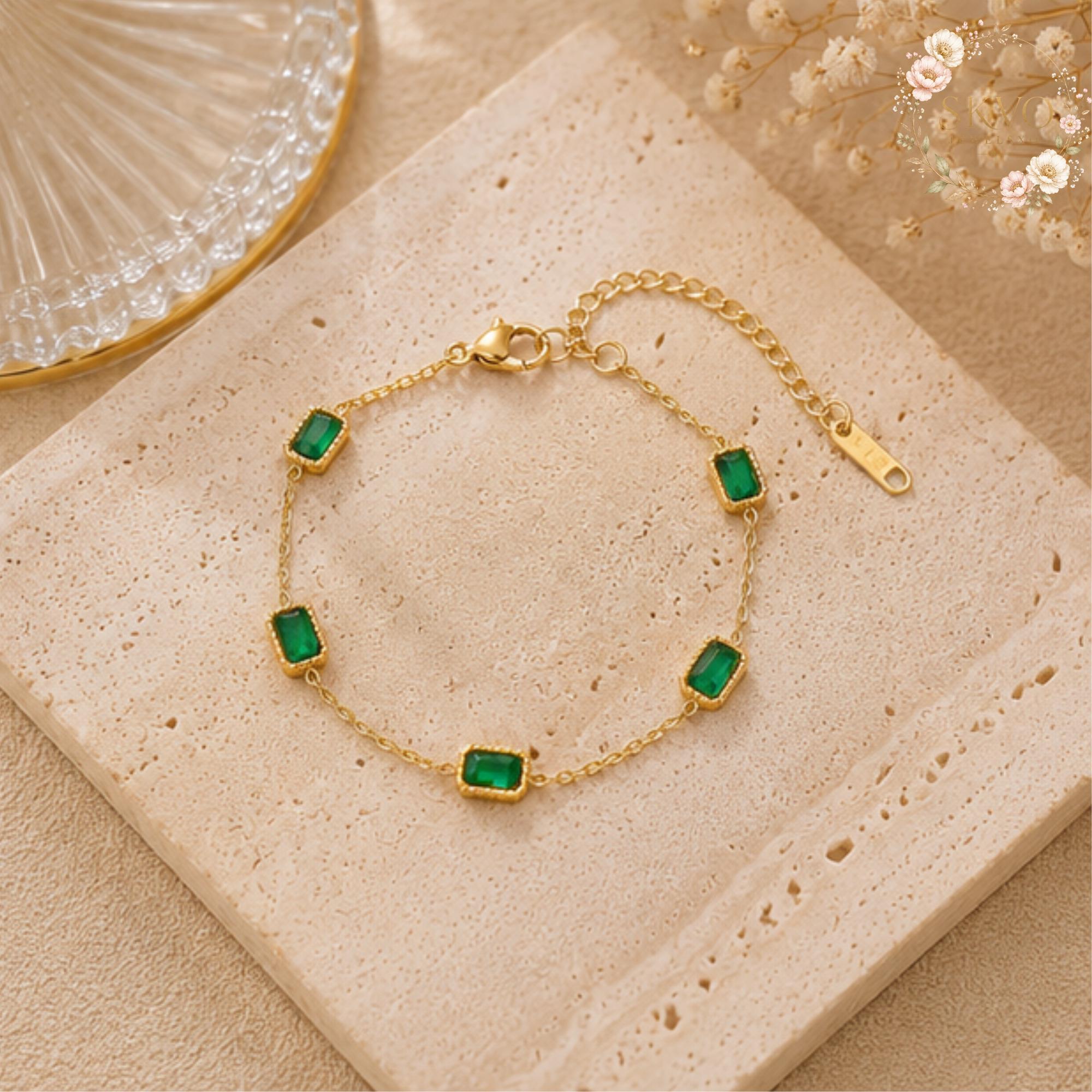 Gold Bracelet with Emerald Stones, Delicate Gold Bracelet, Adjustable Summer Jewelry, Gift for Her, Minimalist Gold Bracelet