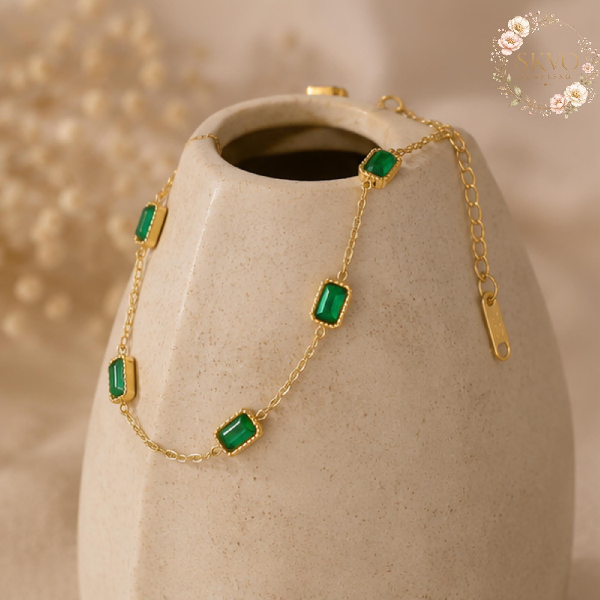 Gold Bracelet with Emerald Stones, Delicate Gold Bracelet, Adjustable Summer Jewelry, Gift for Her, Minimalist Gold Bracelet