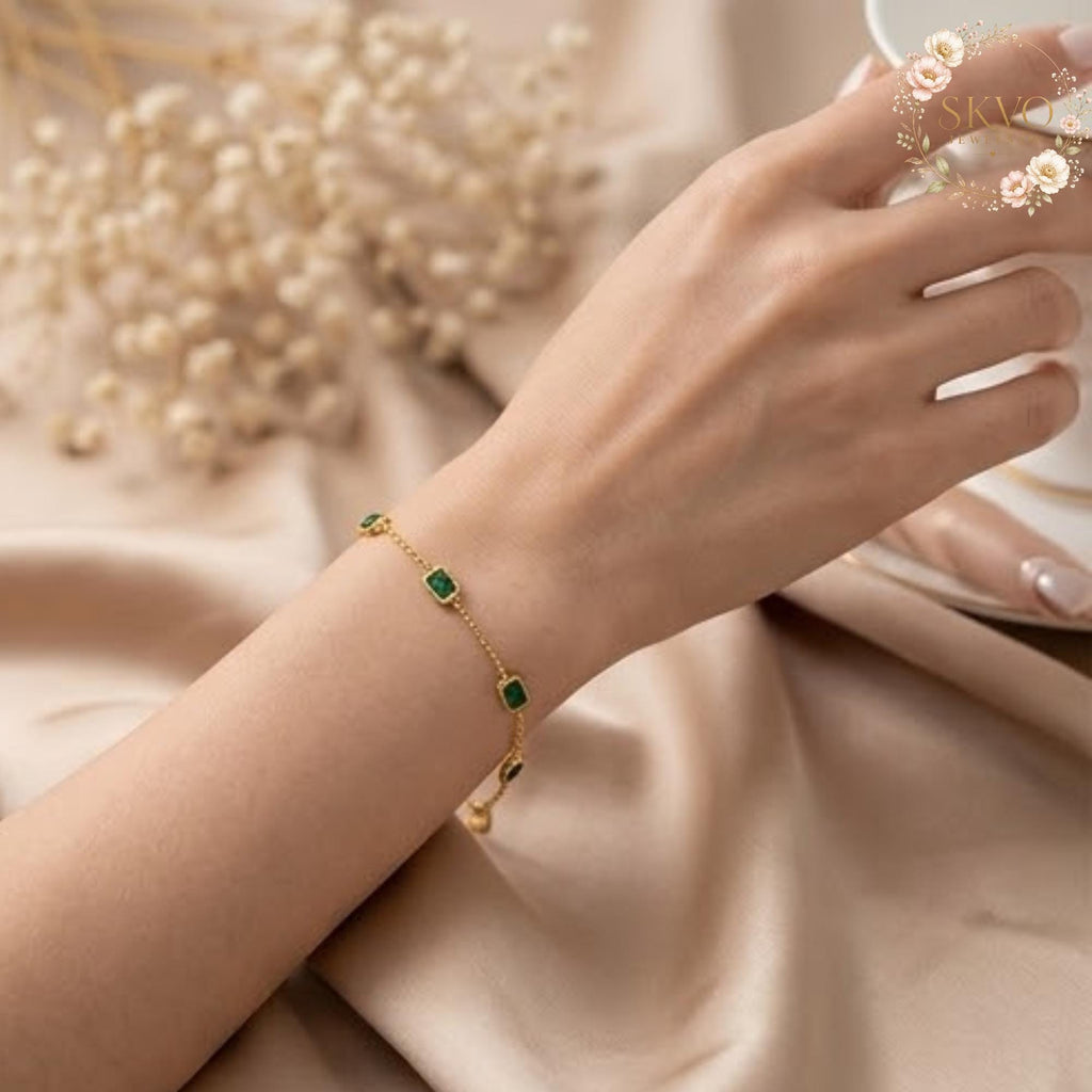 Gold Bracelet with Emerald Stones, Delicate Gold Bracelet, Adjustable Summer Jewelry, Gift for Her, Minimalist Gold Bracelet