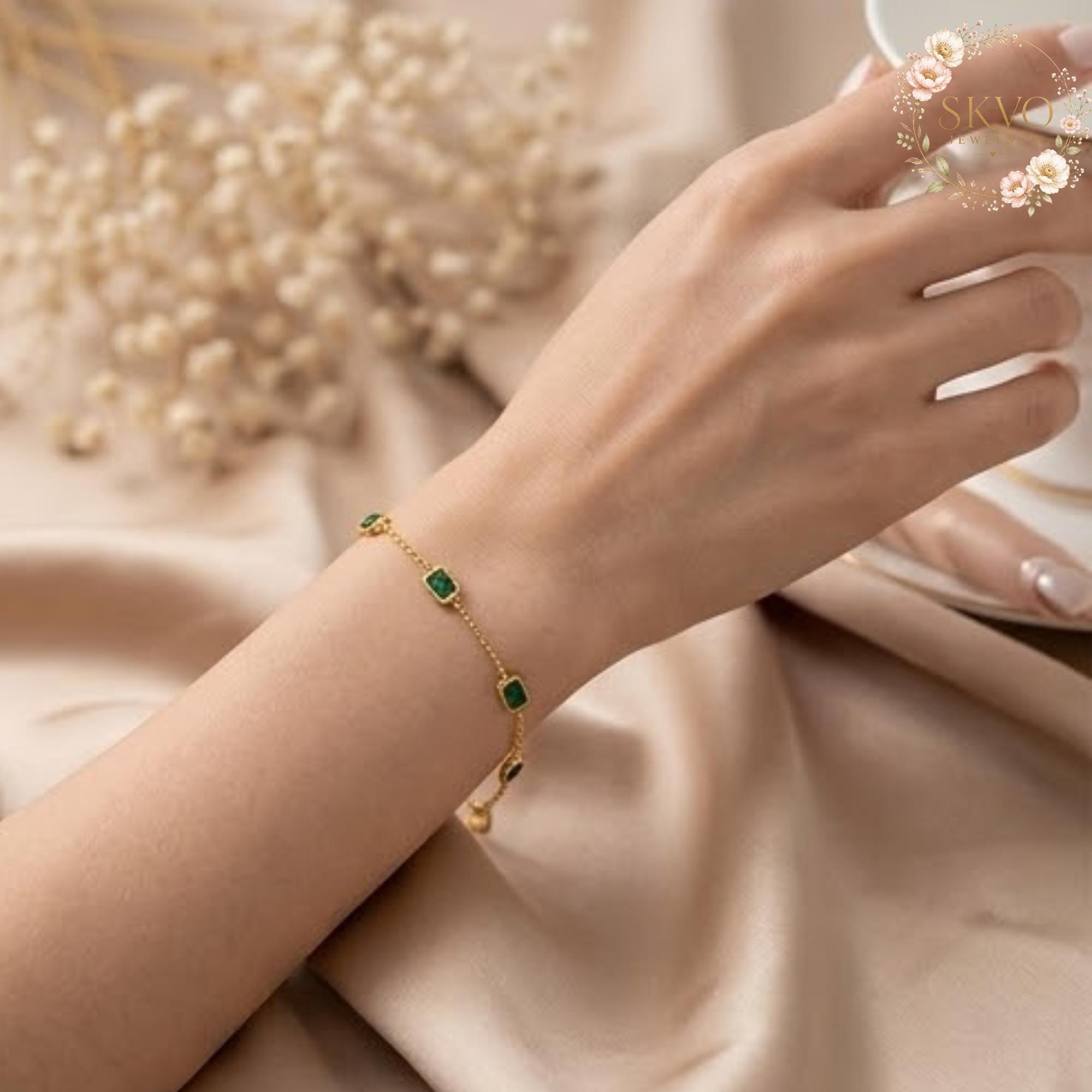 Gold Bracelet with Emerald Stones, Delicate Gold Bracelet, Adjustable Summer Jewelry, Gift for Her, Minimalist Gold Bracelet