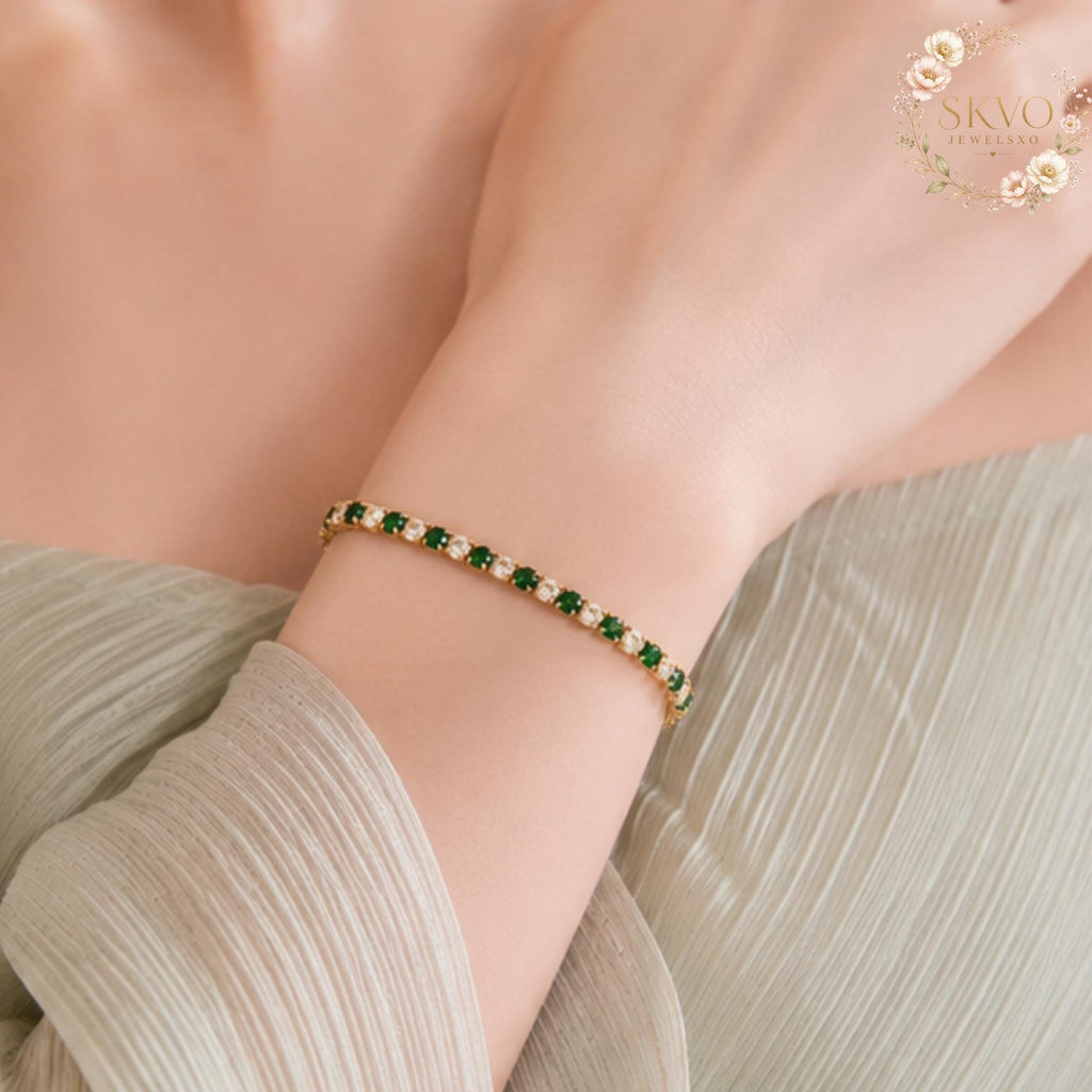 Emerald and Gold Beaded Adjustable Bracelet, Elegant Green Stone Jewelry, Gift for Her, Bridal Accessory, Layered Summer Bracelet